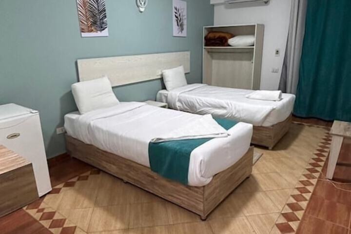 Room 10 of 29