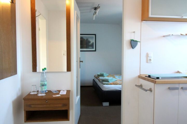 Room 3 of 32