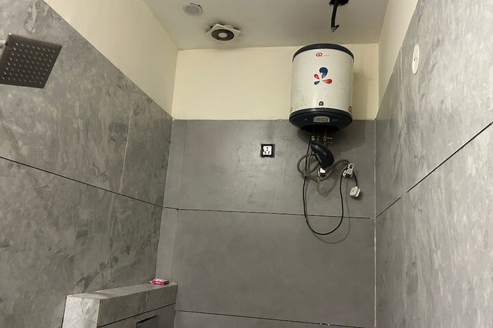 Room 11 of 12