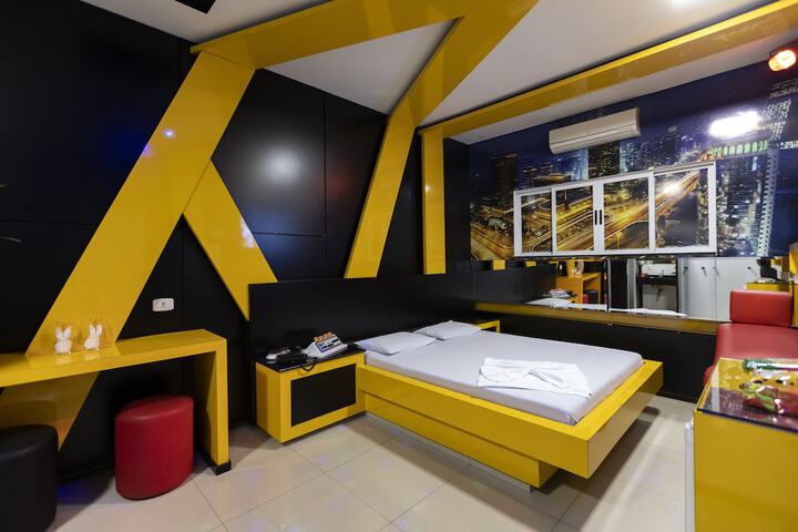 Room 64 of 114