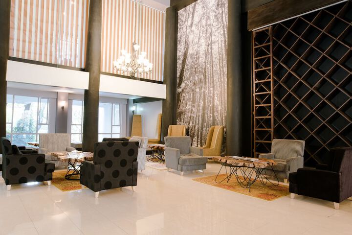 Guest Lobby