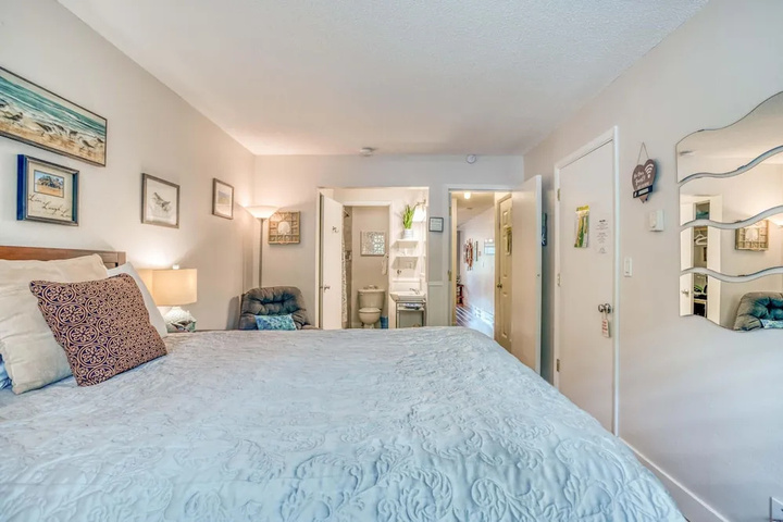 Room 5 of 18