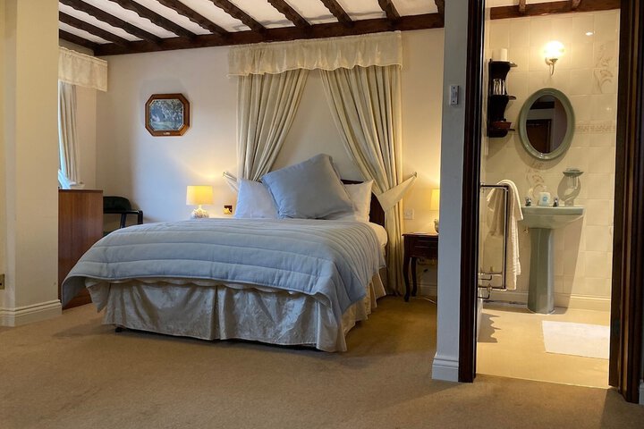 Room 3 of 17