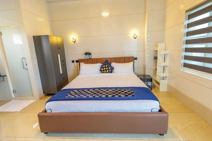 Room 34 of 75