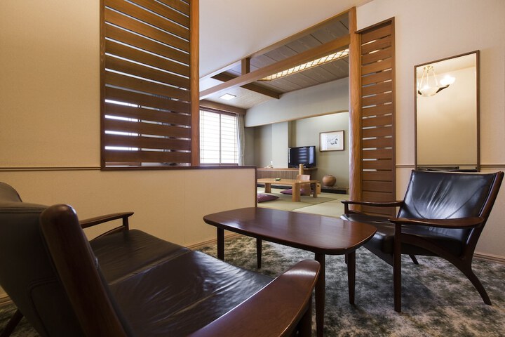 Room 29 of 83