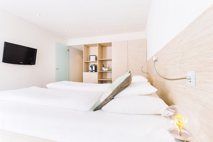 Room 7 of 44