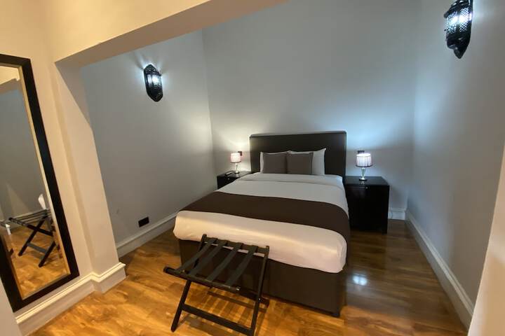 Room 8 of 86