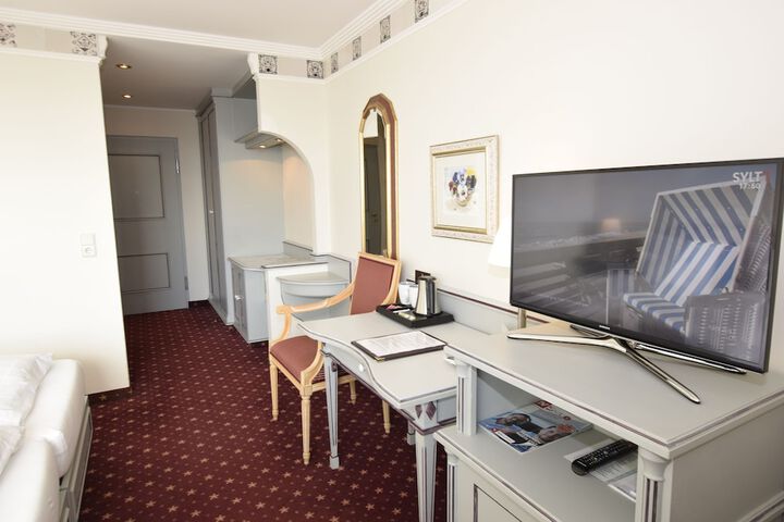 Room 44 of 73