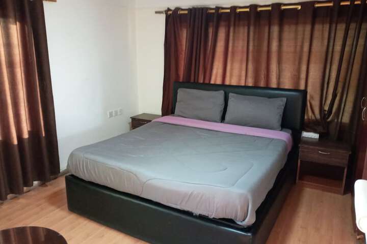 Room 11 of 50