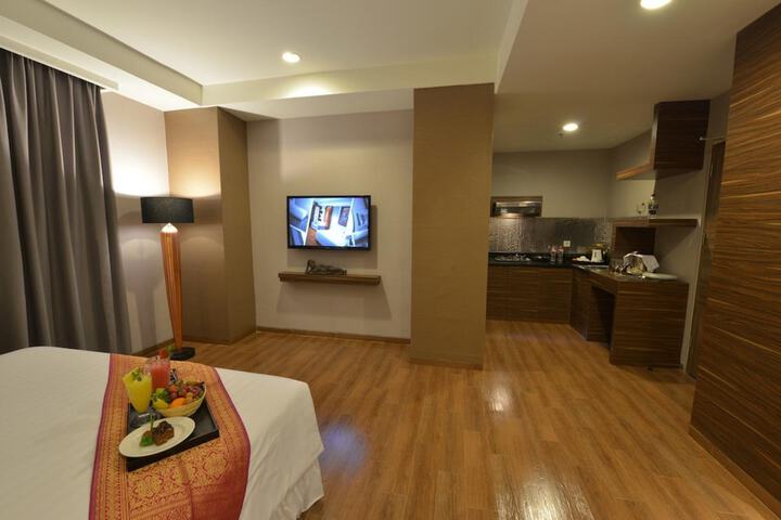 Room 6 of 32