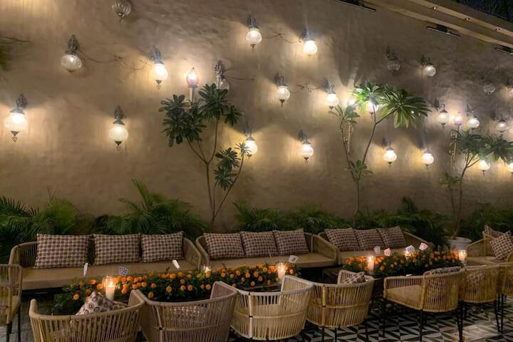 Lounge 18 of 23