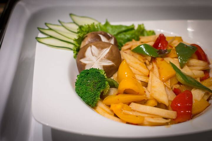 Dining 48 of 81