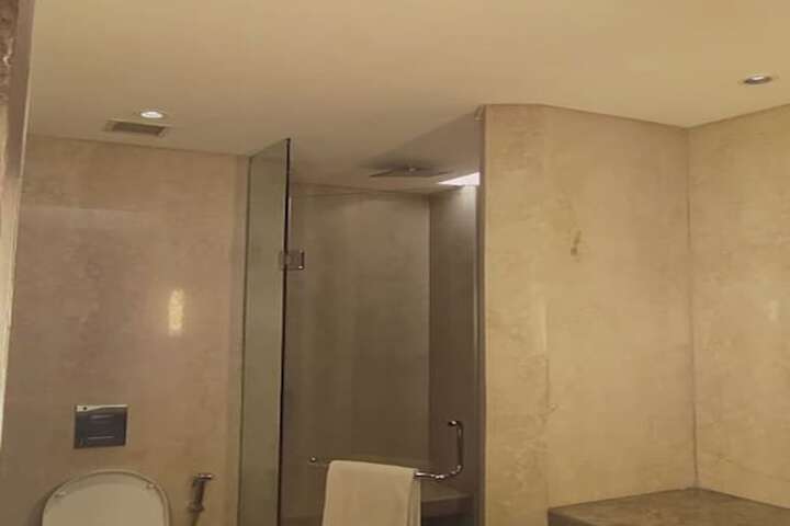 Room 46 of 97