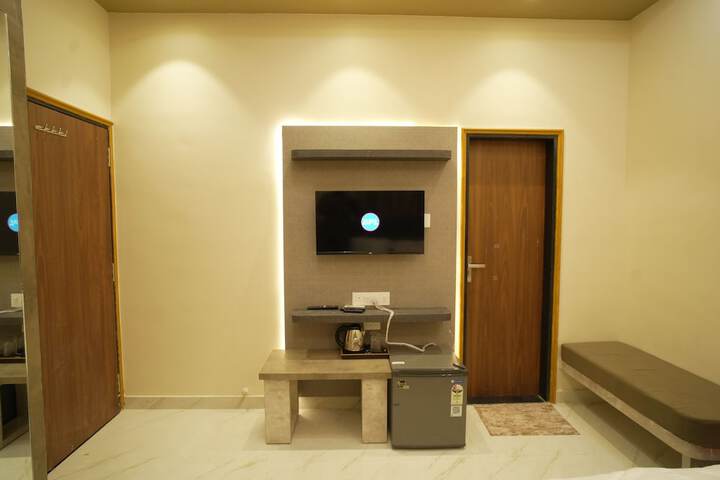 Room 5 of 34