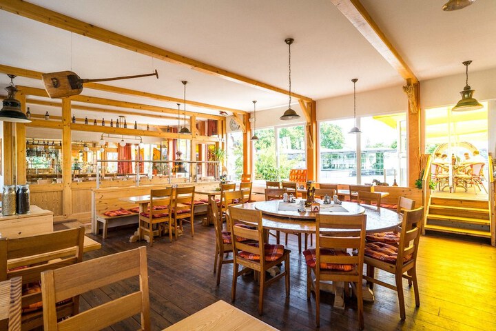 Dining Photos