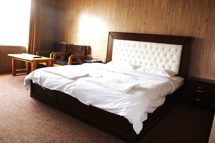 Room 18 of 29