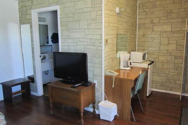 Room 7 of 15