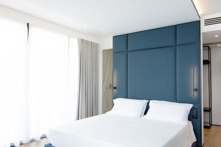 Room 8 of 44