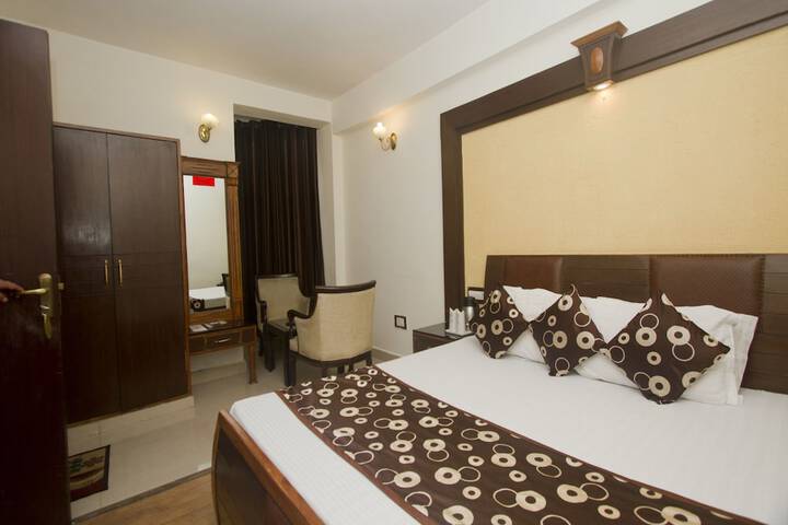 Room 14 of 20