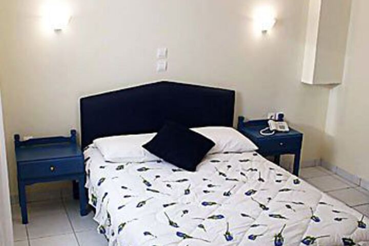 Room 14 of 27