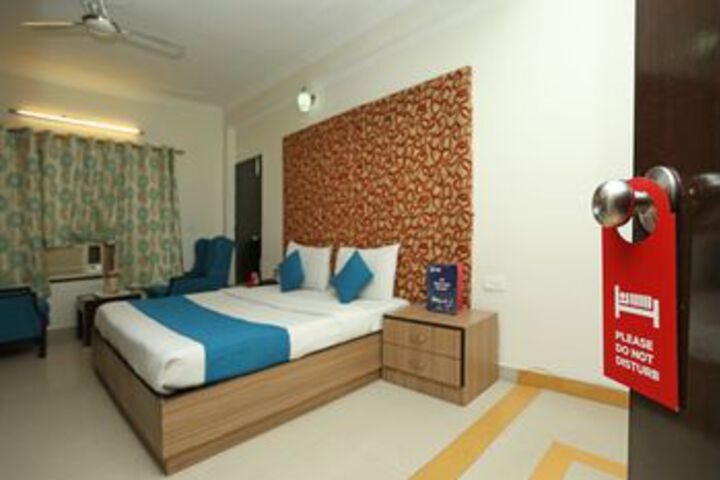 Room 11 of 21