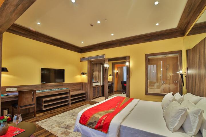 Room 9 of 37