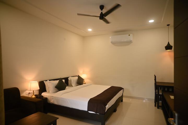 Room 3 of 17