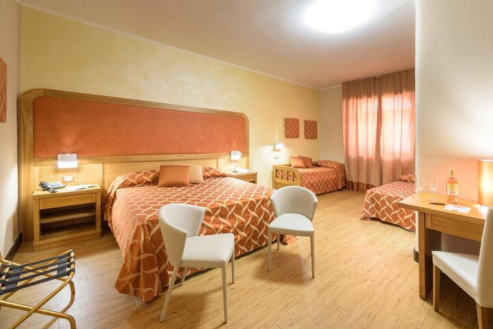 Room 28 of 63