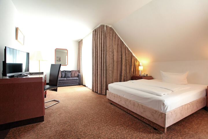 Room 12 of 57