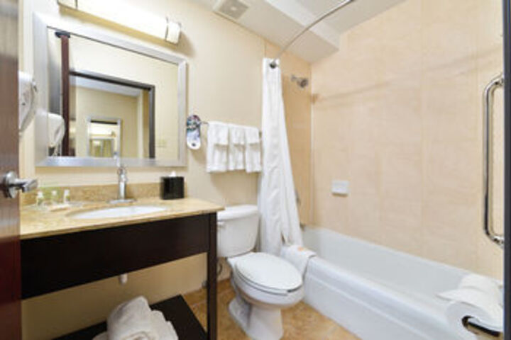 Room 3 of 28