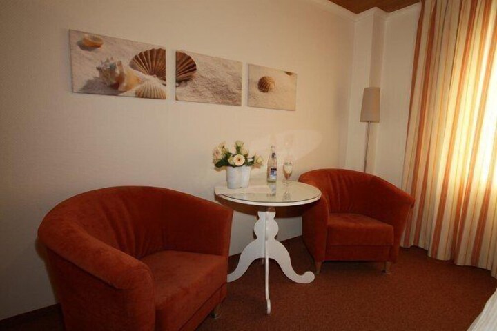 Room 18 of 38