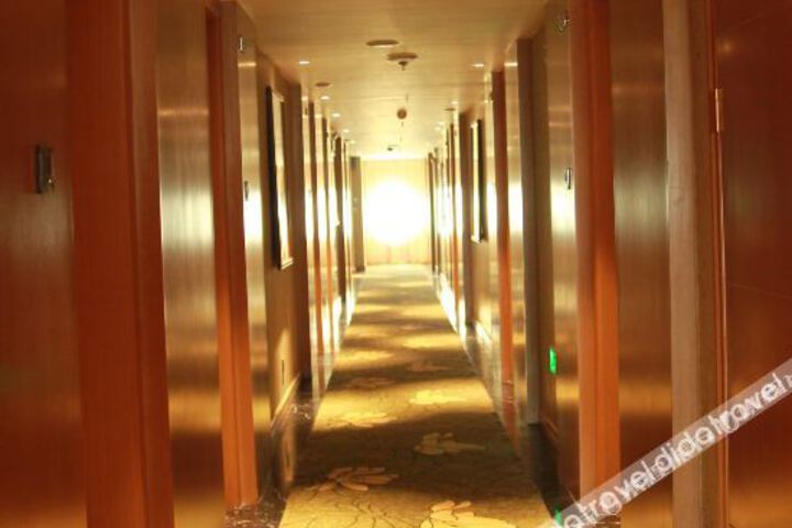 Hotel Interior 11 of 28