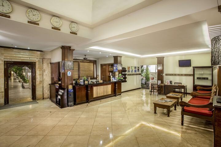 Entrance & Lobby