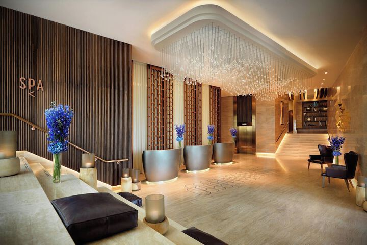 Entrance & Lobby