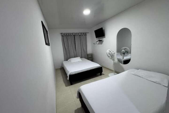 Room 8 of 28