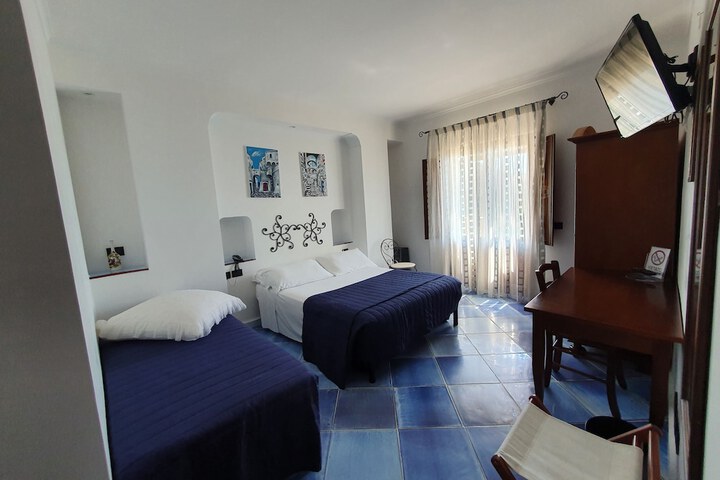 Room 9 of 38