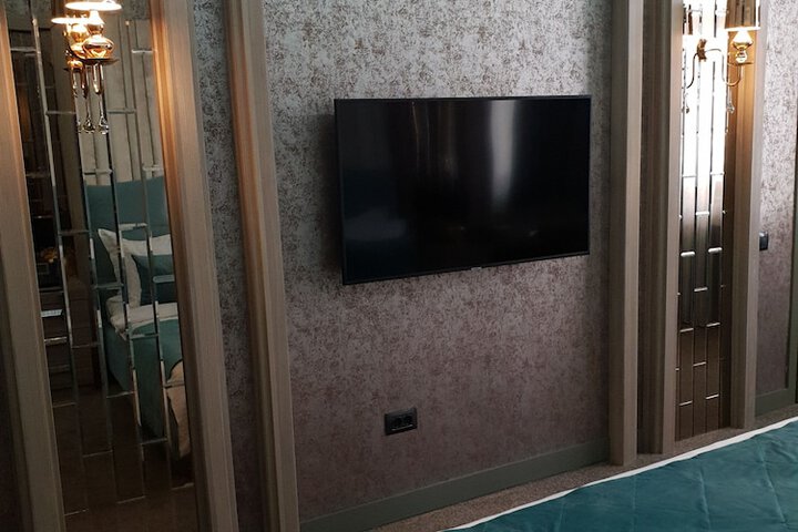 Room 19 of 80