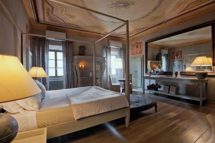 Room 13 of 54