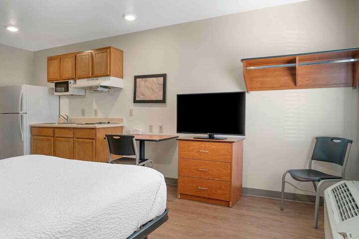 Studio Double Bed (5 of 10)