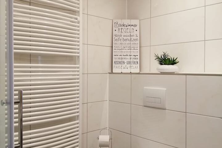 Room 12 of 20