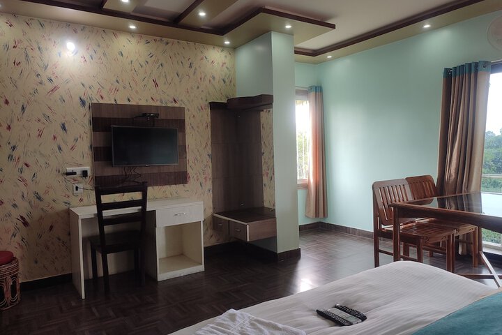 Room 27 of 64