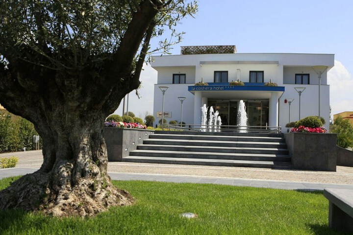 Hotel Entry