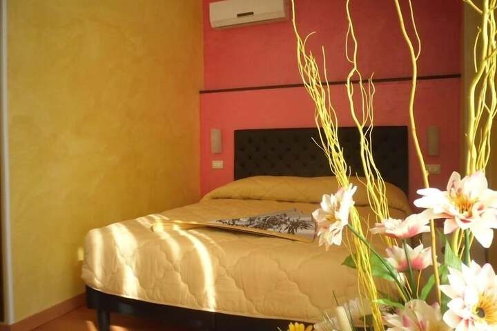 Room 25 of 39