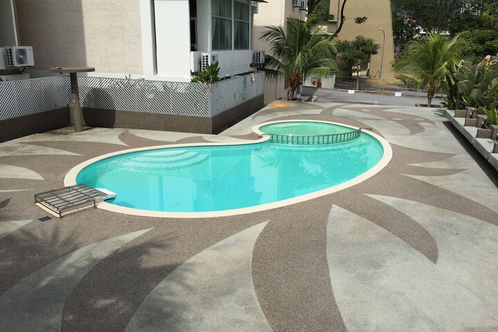 Pool 28 of 36