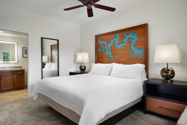 Room 6 of 38