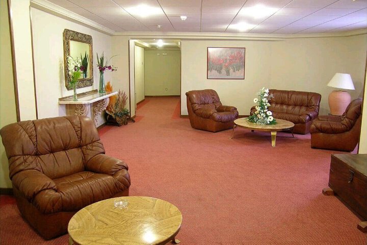 Entrance & Lobby
