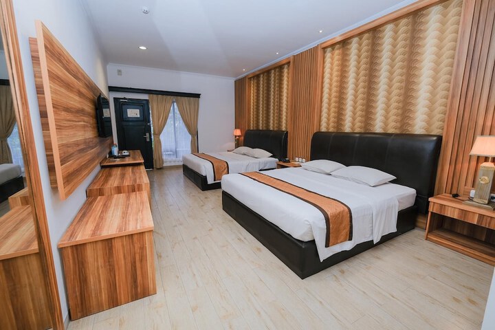 Room 12 of 74