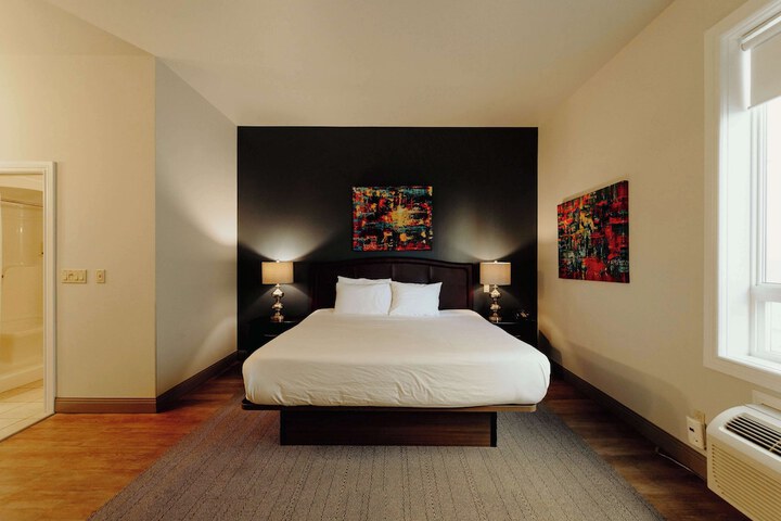 Room 10 of 40