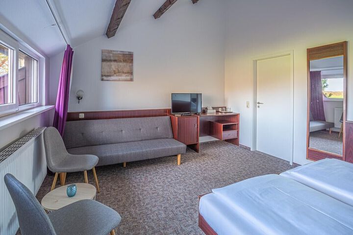 Room 20 of 106