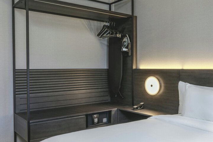 Room 17 of 31